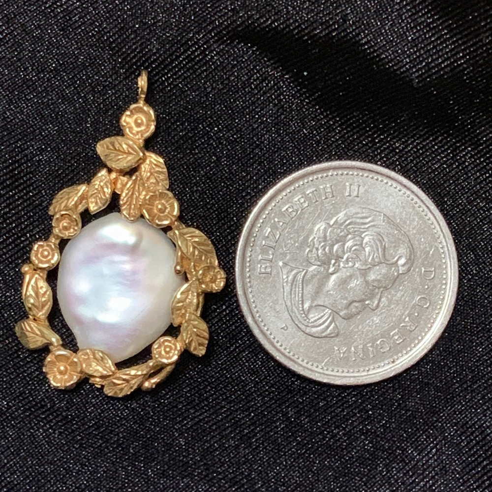 Gold plated pearl pendant